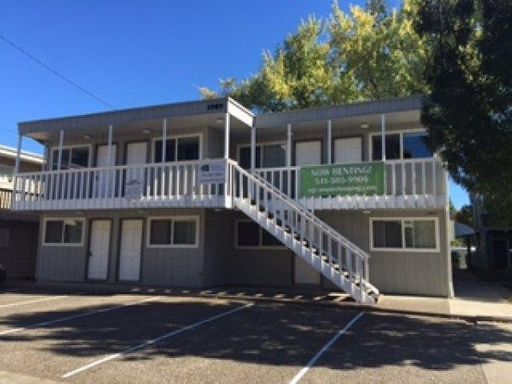 Remodeled Unit in 4-Plex – photo 1