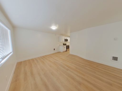 Remodeled 1 bedroom Unit – photo 1