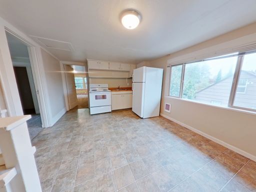3 bedroom, 1 bathroom – photo 1