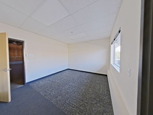 1,700 sqft Warehouse Space in Centralized Location! – photo 1