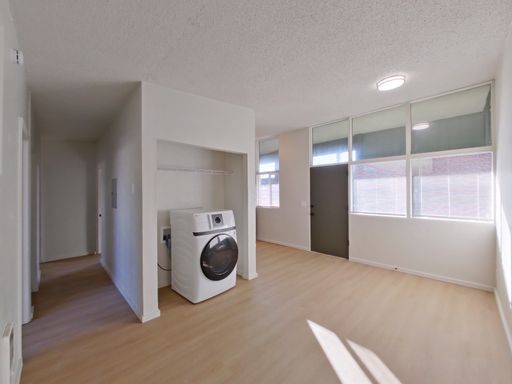 Rent a room in a 3-bedroom beautifully remodeled unit! – photo 1