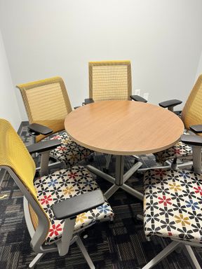 Brand new high tech office suites. With shared modern conference rooms. – photo 1