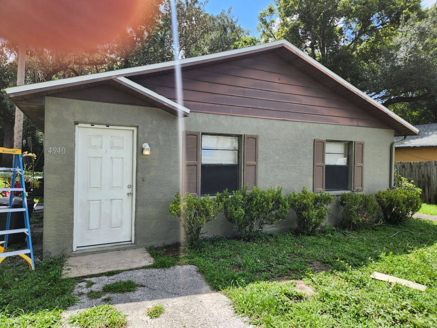 Zephyrhills House: 4940 4th St