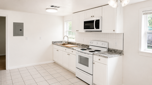 Coming Soon – Move-In Ready 2BR/1BA Duplex with Modern Updates in Prime Zephyrhills Location! – photo 1
