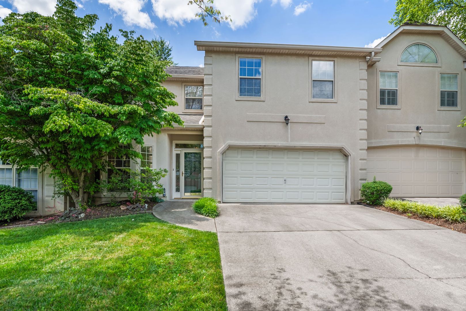 Knoxville House: 669 Chapel Point Lane