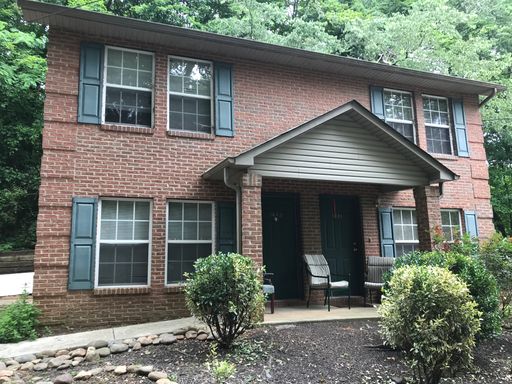 Charming 2 bedroom townhome – photo 1