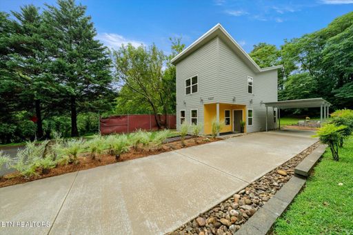 Modern Luxury in Prime Historic Old North Knoxville Location! – photo 1