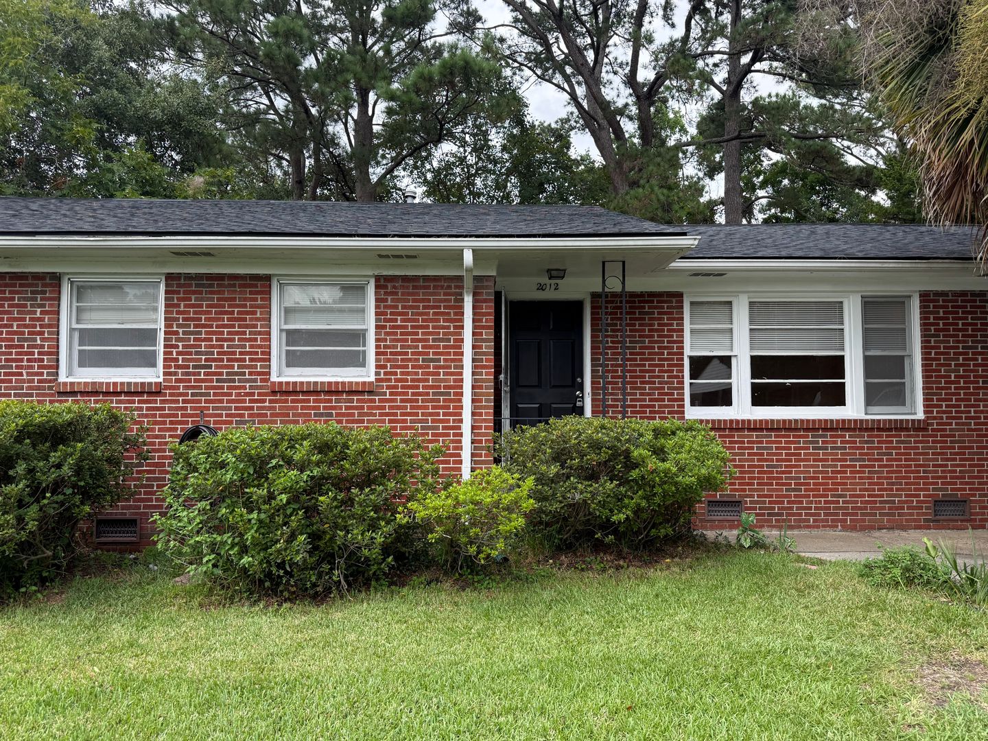 Charleston House: 2012 Boeing Avenue