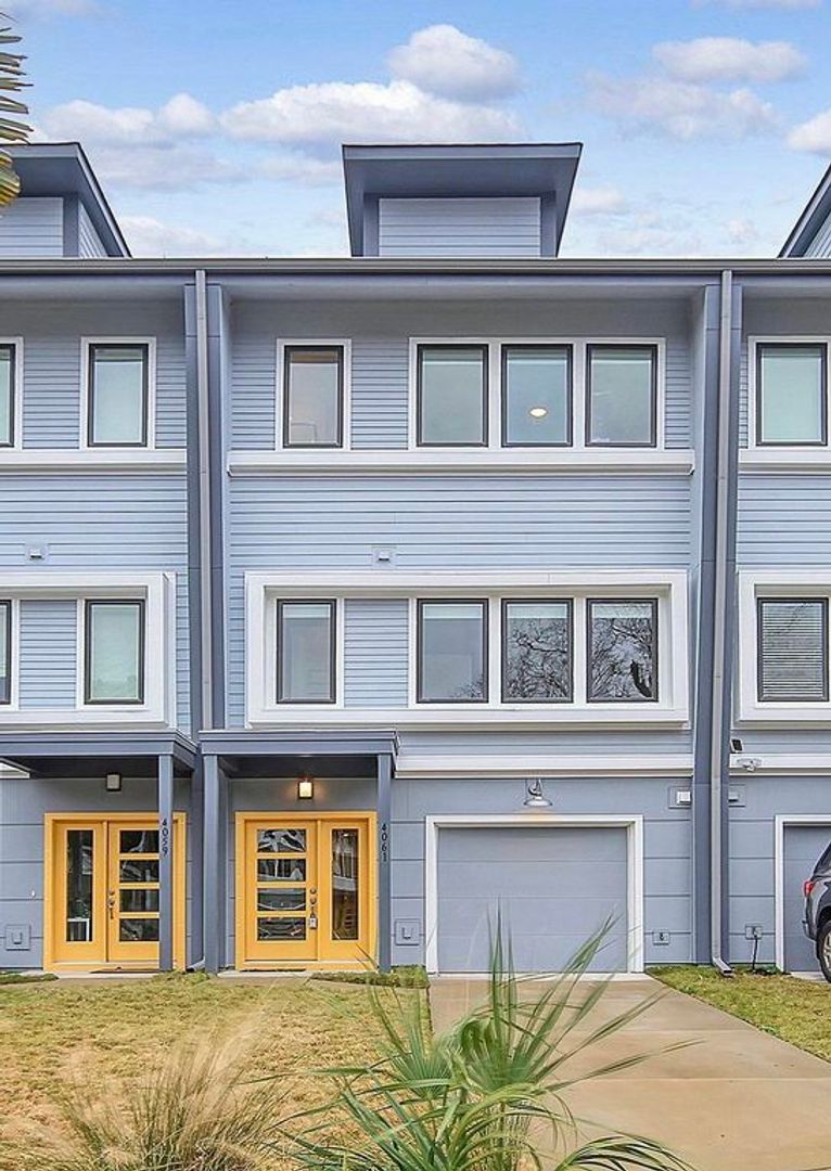 North Charleston House: 4061 S Rhett Avenue