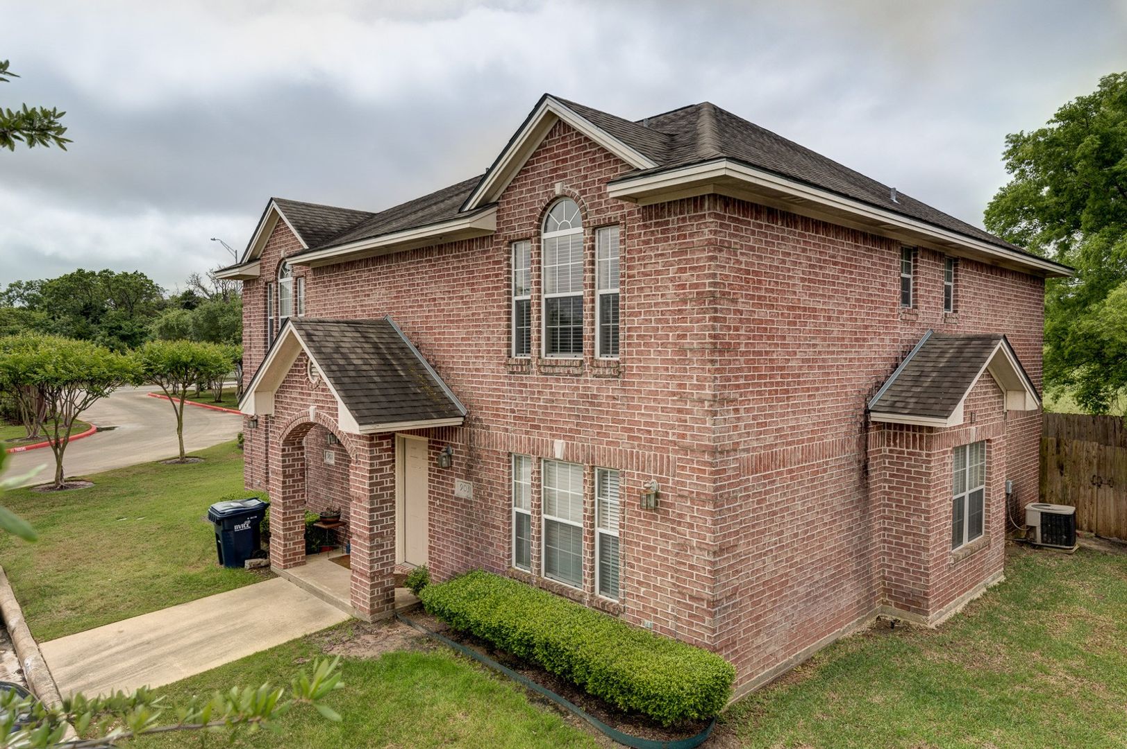 College Station Townhome: 910 Monte Carlo