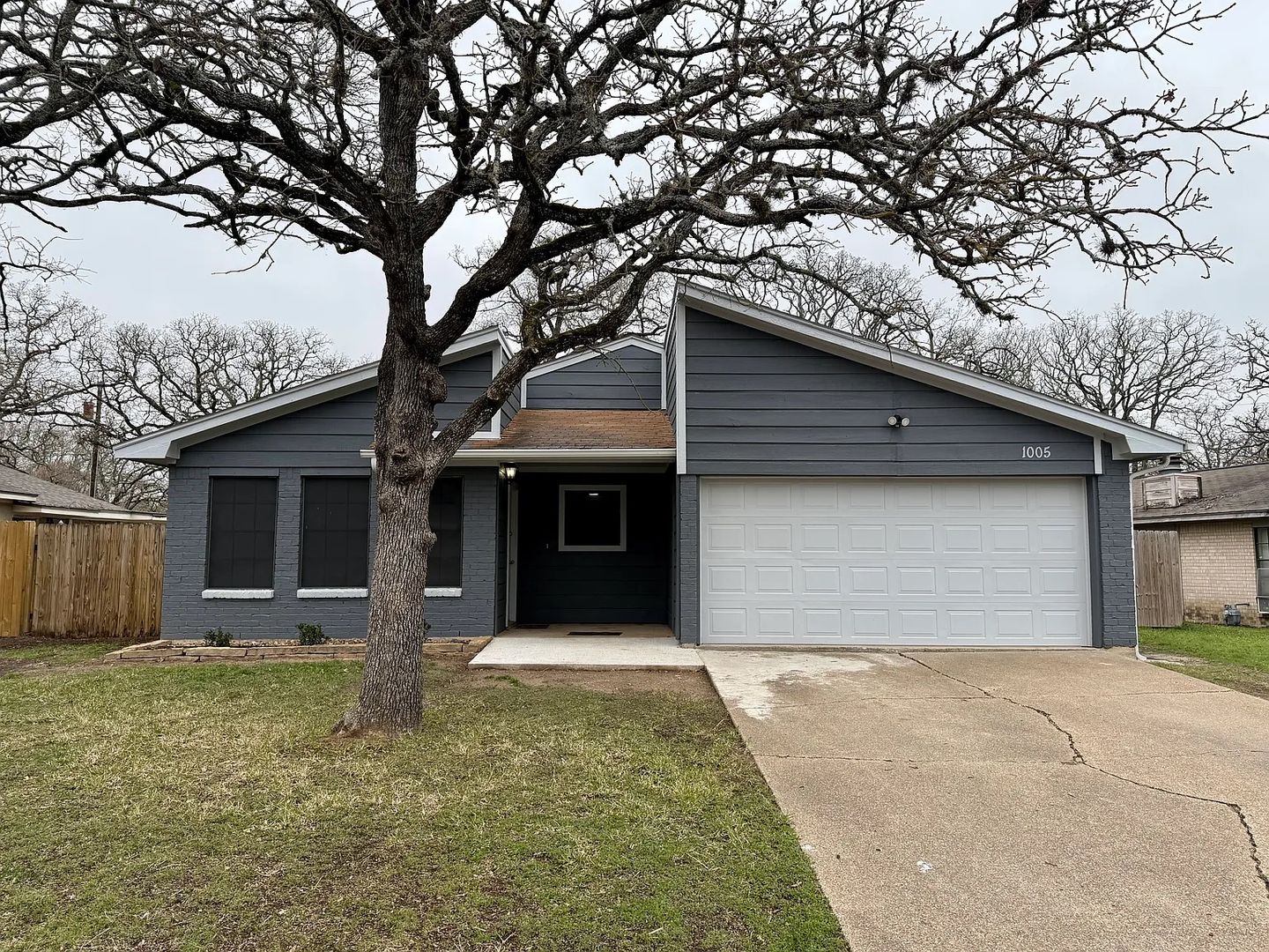 College Station House: 1005 San Saba