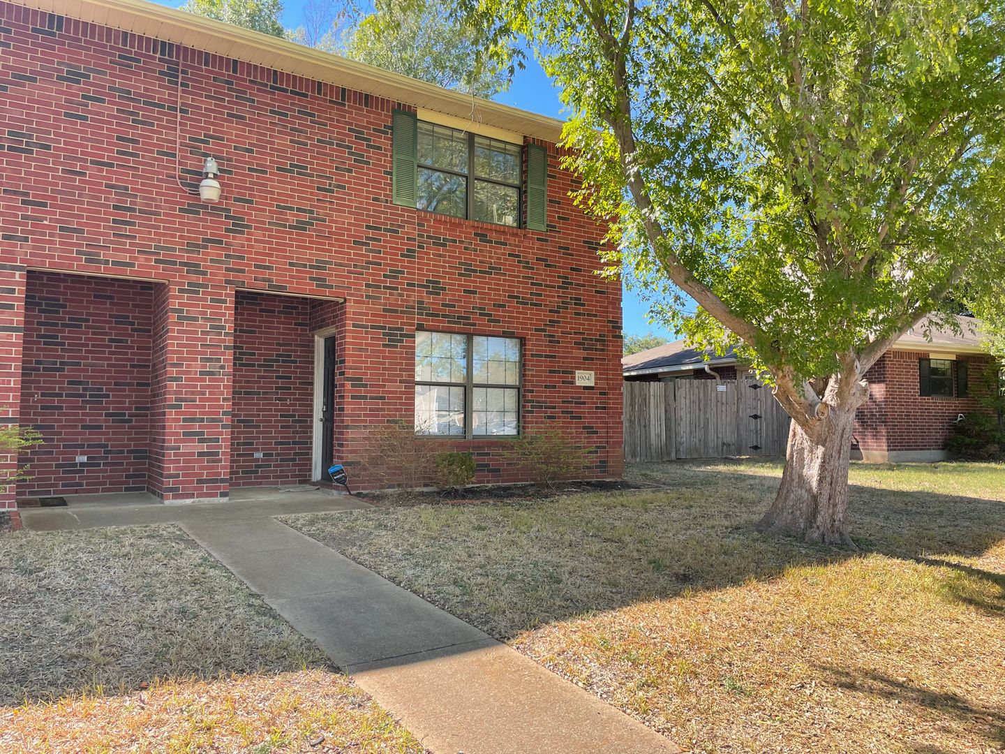 College Station House: 1904 Holleman Drive W