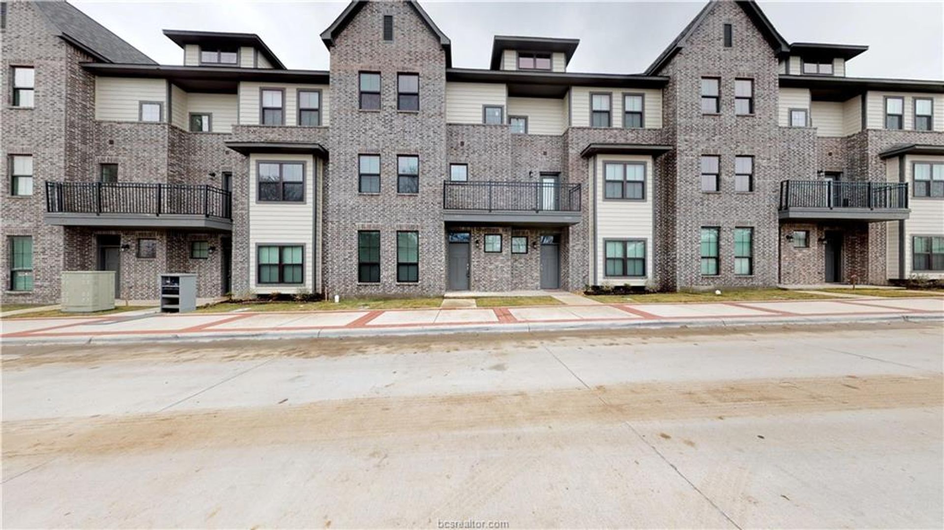 Bryan House: 604 Clay