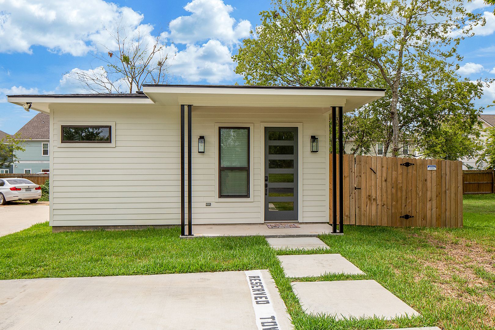 College Station House: 1104 Arizona St