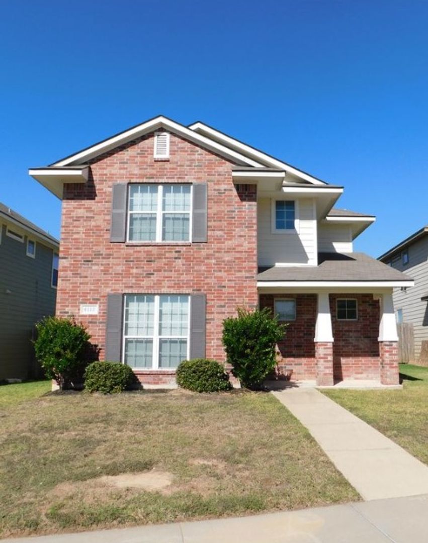 College Station House: 4117 McFarland Drive