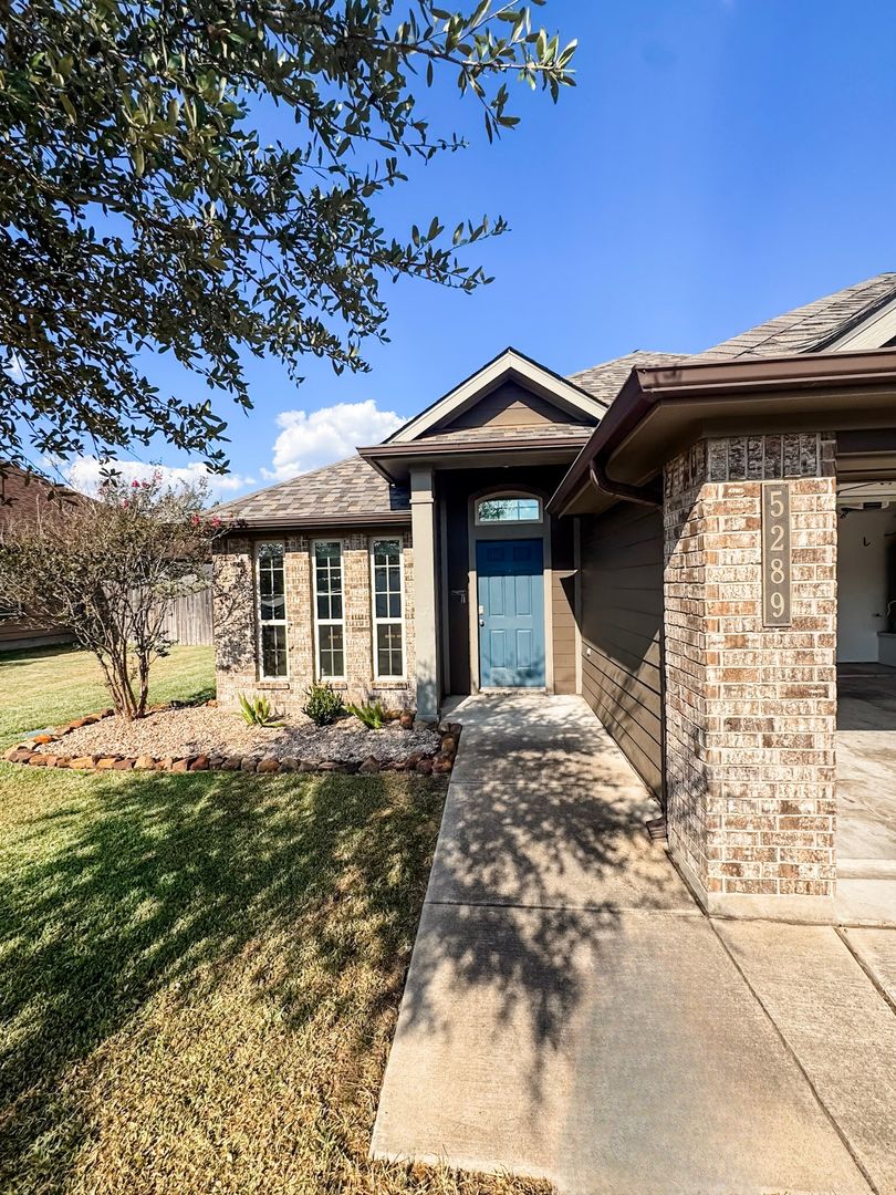 College Station House: 5289 Sagewood Dr.