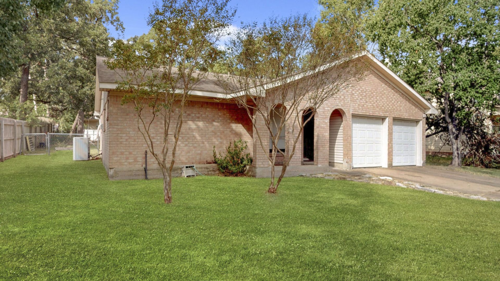 College Station House: 1210 Neal Pickett
