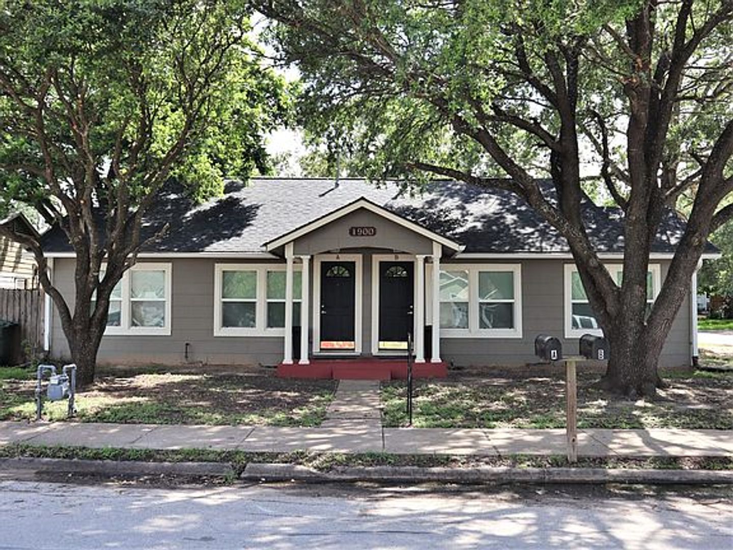 Bryan House: 1900 Echols St B