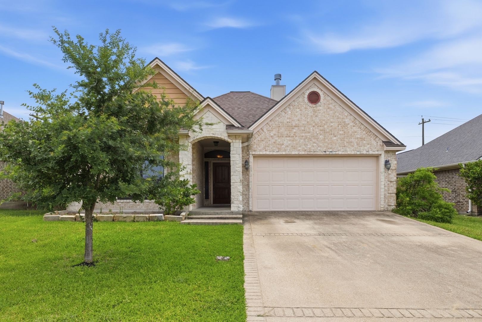 College Station House: 144 Roucourt Loop