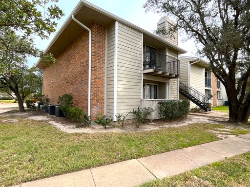 SUBLEASE AVAILABLE JULY Spacious One Bedroom Condo Close to Campus On the Bus Route – photo 1