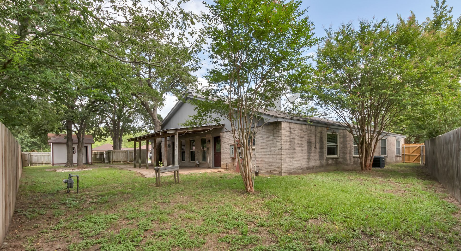 College Station House: 1600 Austin Avenue