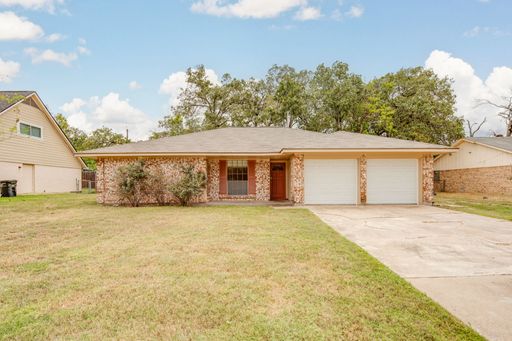 AUGUST PRE-LEASE! 3 bed, 2 bath home in Eastgate! – photo 1