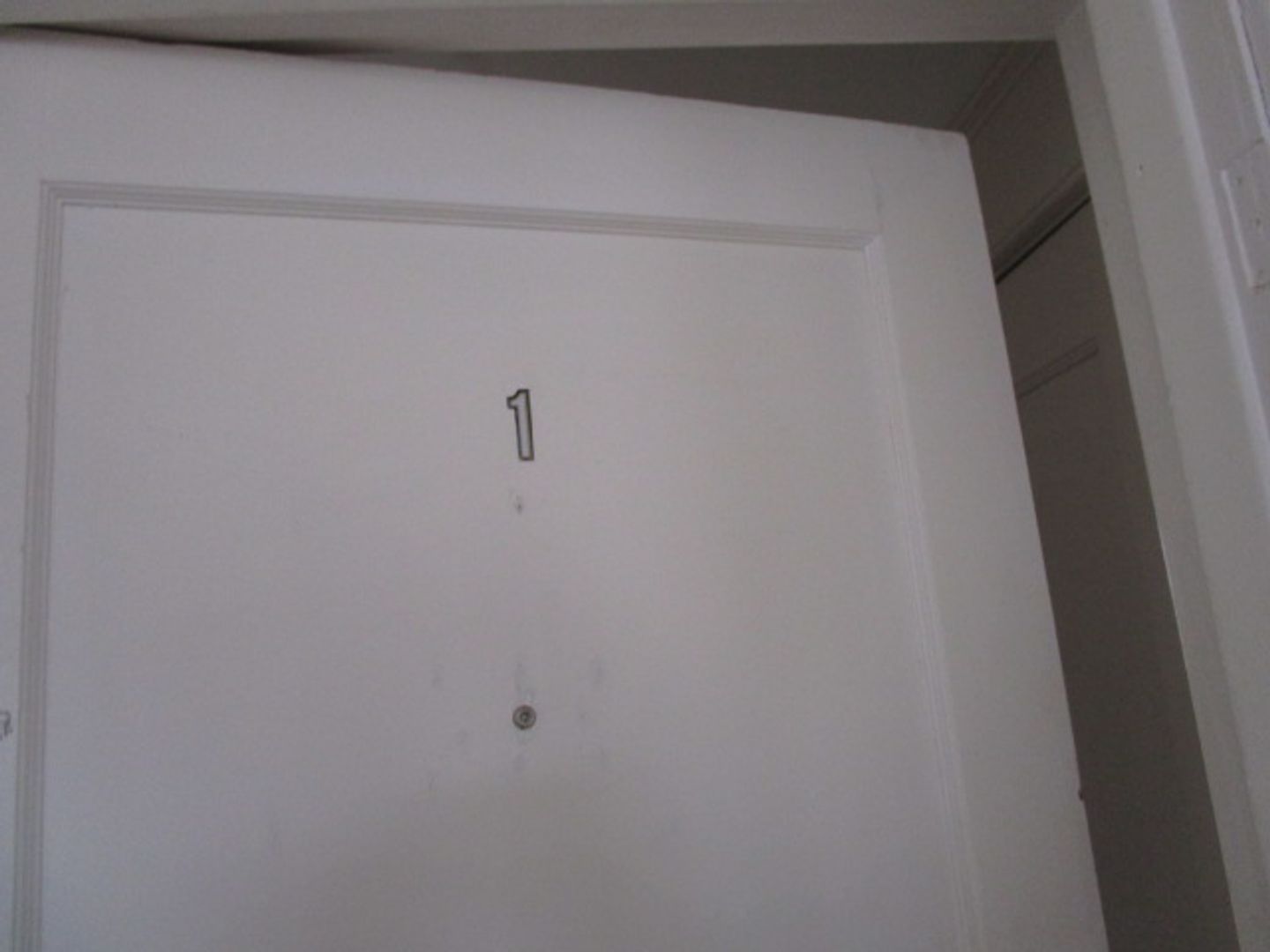 Manhattan Apartment: 514 n. 9th