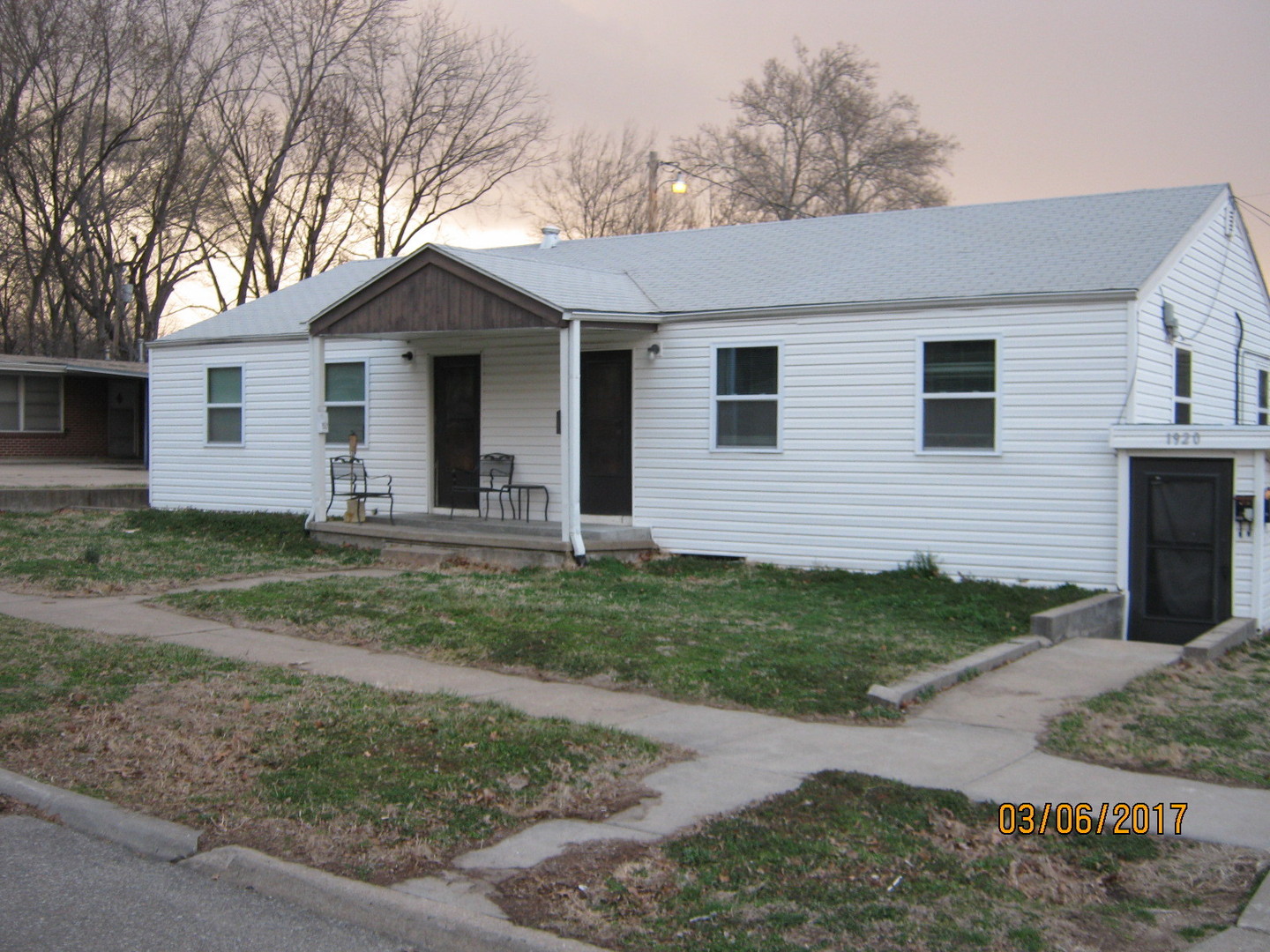 Manhattan Apartment: 1920-24 Hunting