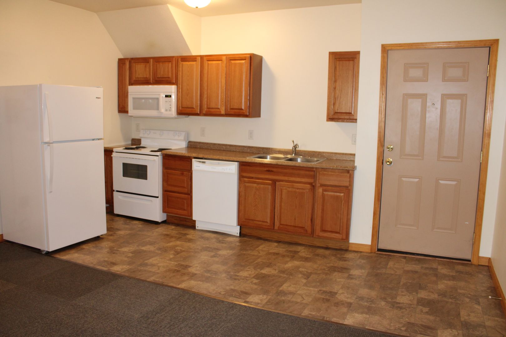 Manhattan Apartment: 615 Leavenworth