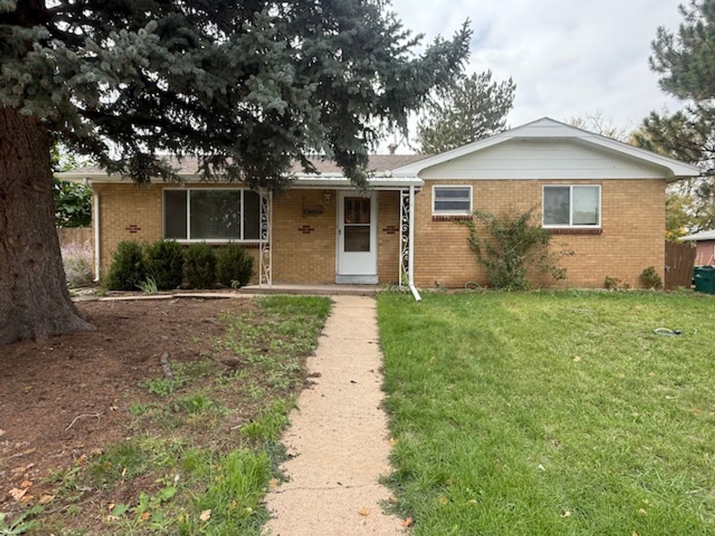 Englewood House: 4585 S Galapago St.