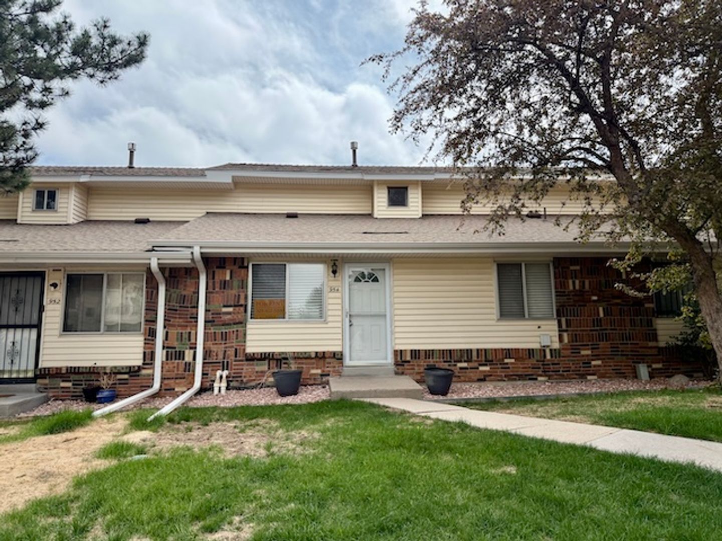 Lakewood Apartment: 954 S. Miller St.