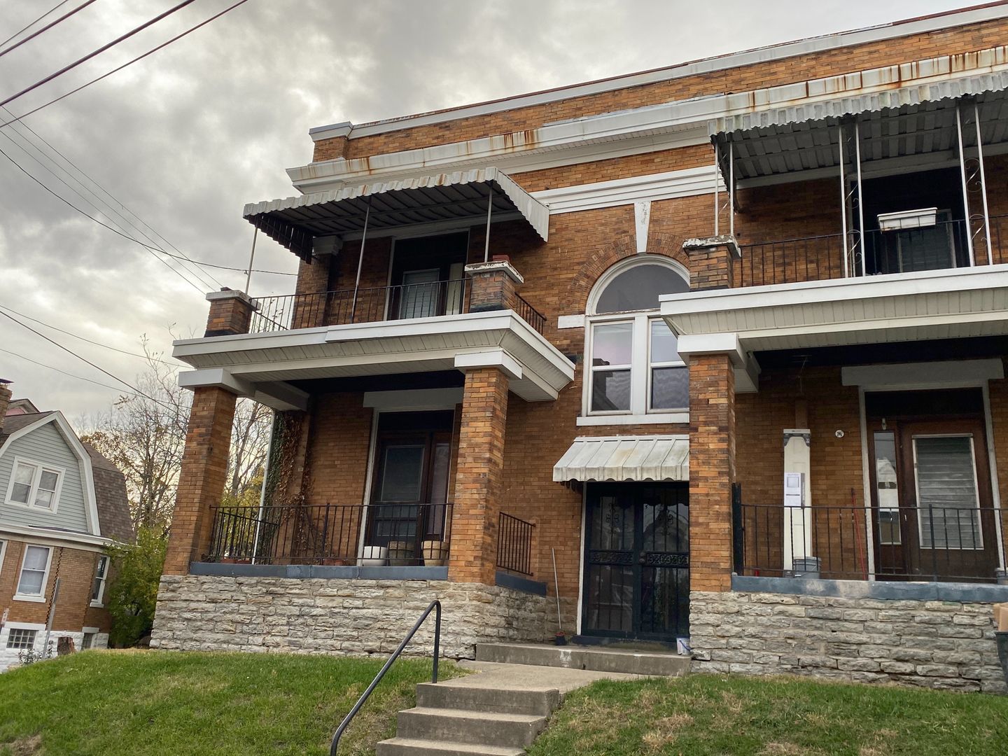 Cincinnati Apartment: 2376 Fairview Ave. #1-4