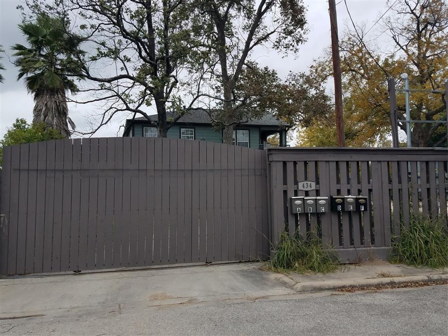 Houston Apartment: 434 Lenard St