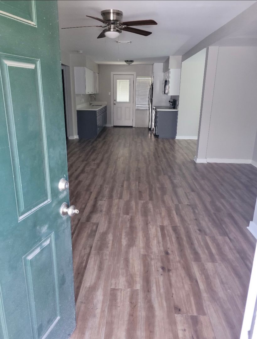 Houston Apartment: 6918 Irvington Blvd