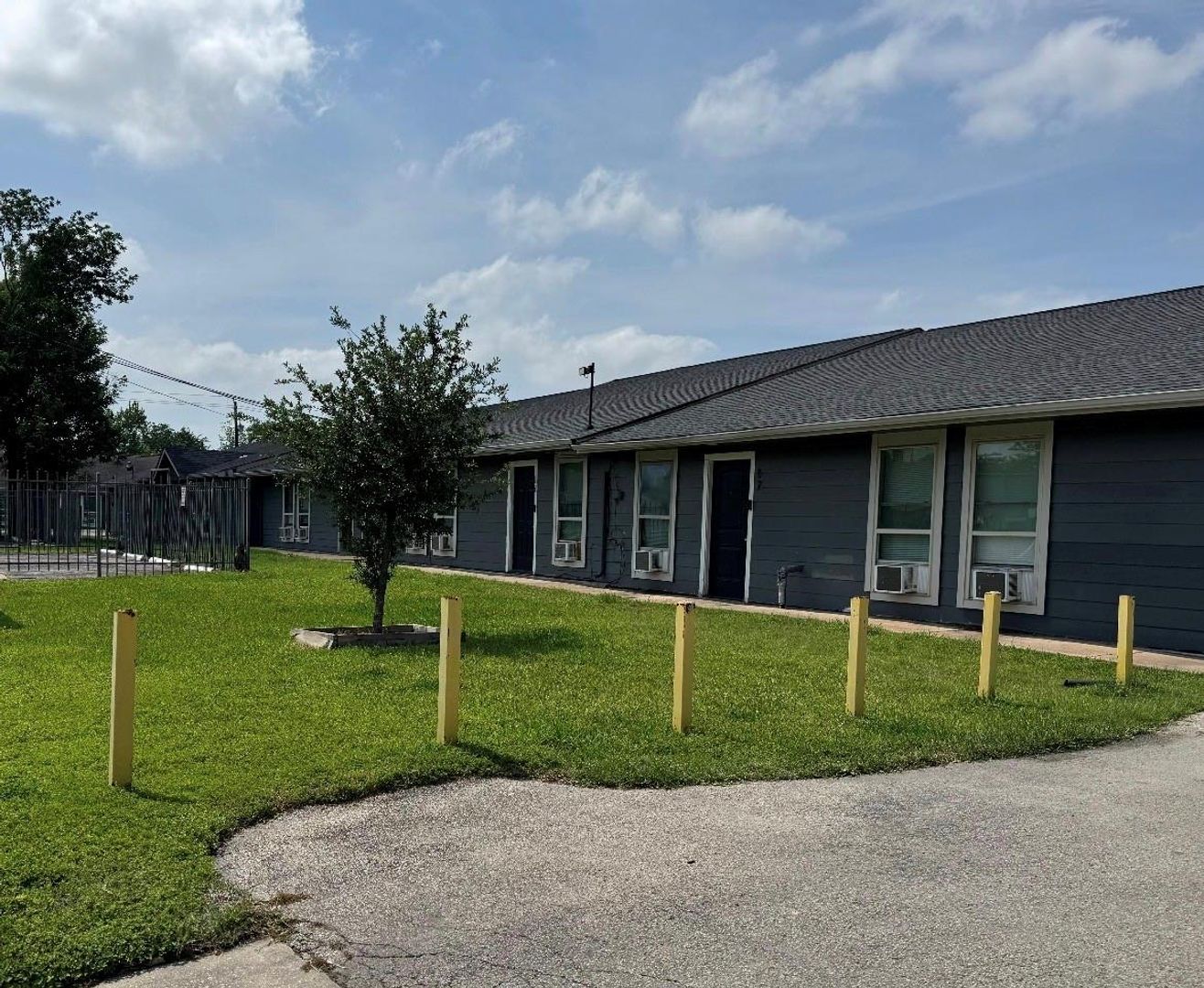 Houston Apartment: 3802 Dabney St