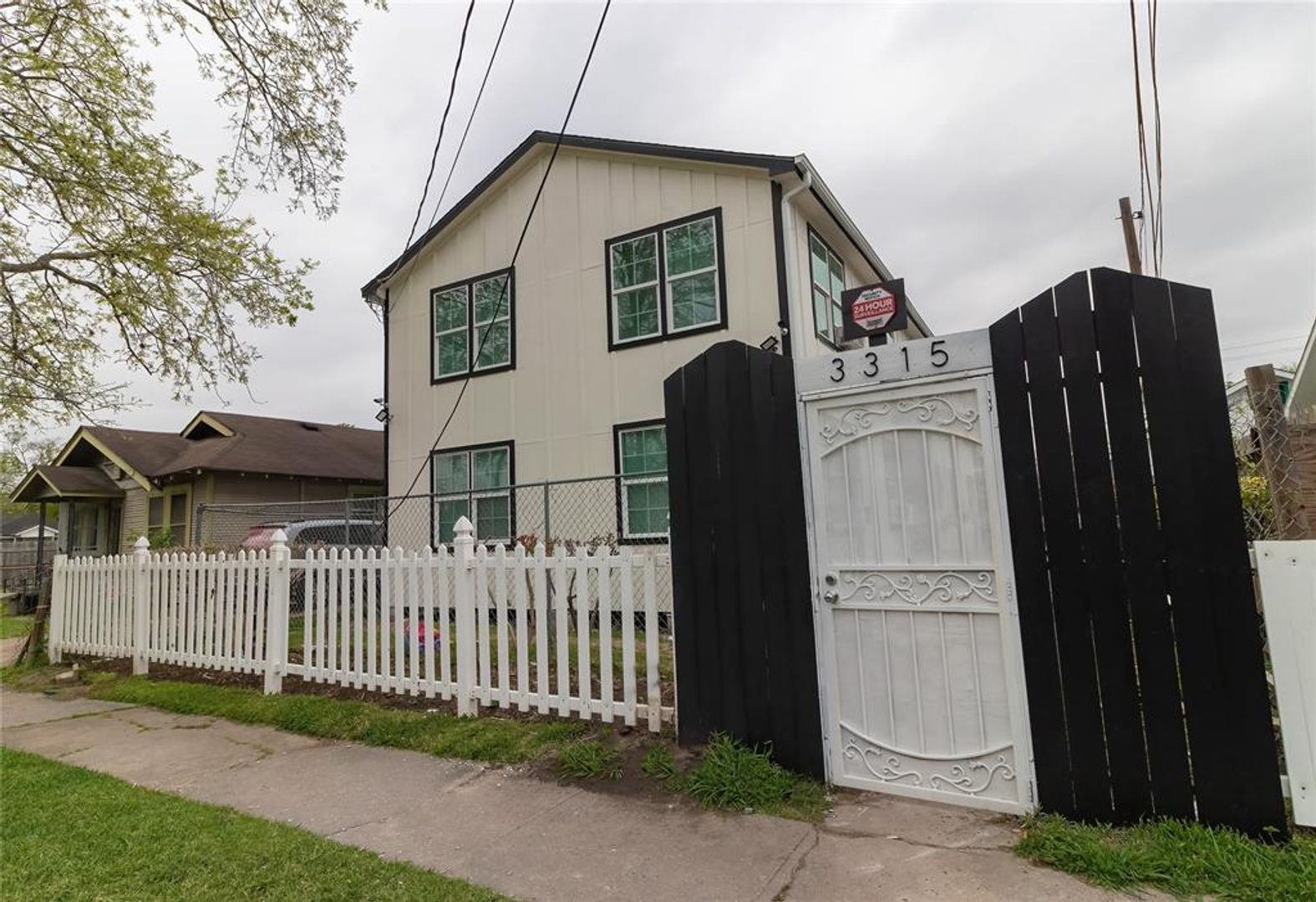 Houston Apartment: 3315 Reeves Street