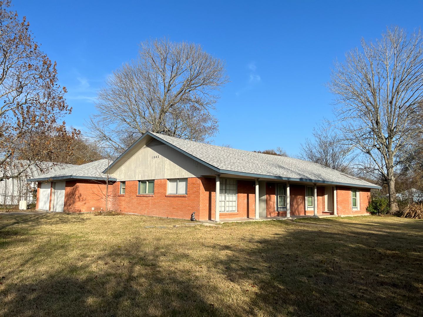 Baytown House: 1942 Center Street