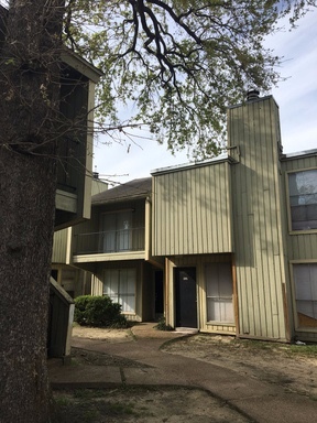 Houston House: 5625 Antoine Dr #313