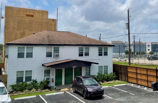 Great location! Remodeled second floor unit. – photo 1