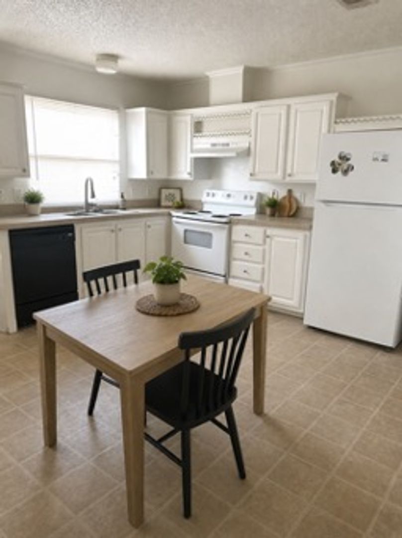 Houston House: 11810 Greenglen Drive