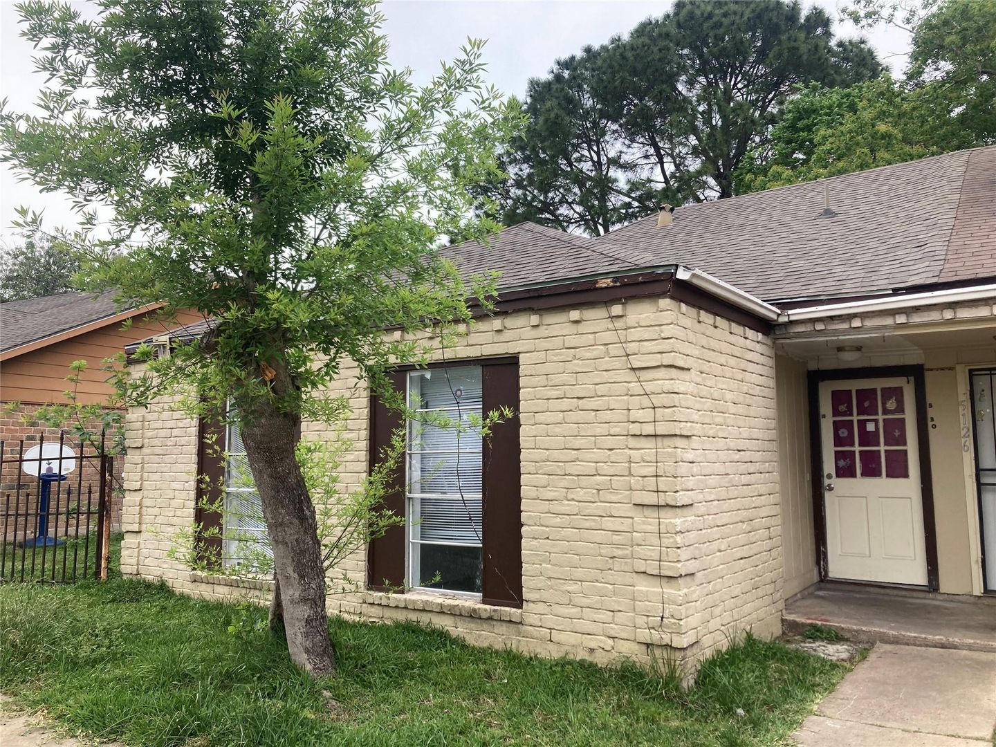 Houston House: 5130 Ridgevan St