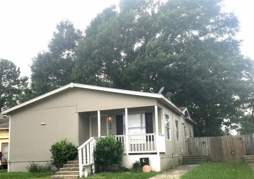 Spacious and Clean 3 BR HOUSE - Looking for the right people to home! – photo 1