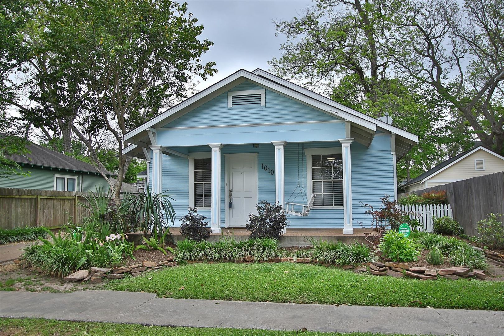 Houston, House: 1010 Louise St