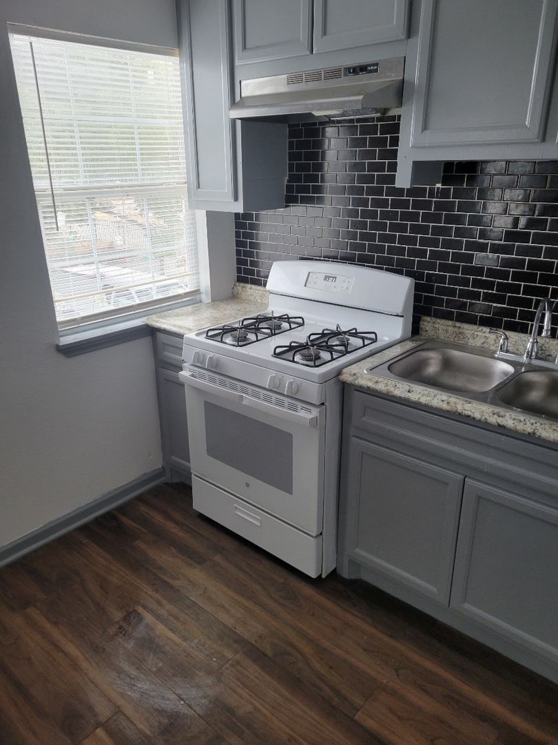 Houston Apartment: 5301 Collinsworth