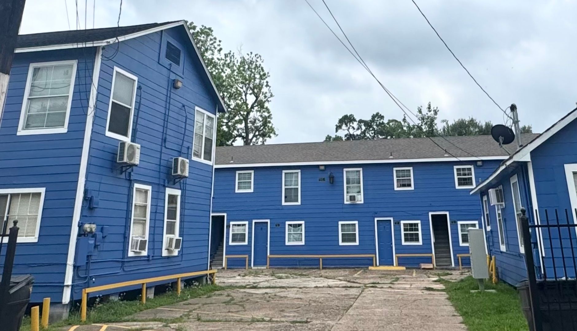 Houston Apartment: 7016 Avenue F