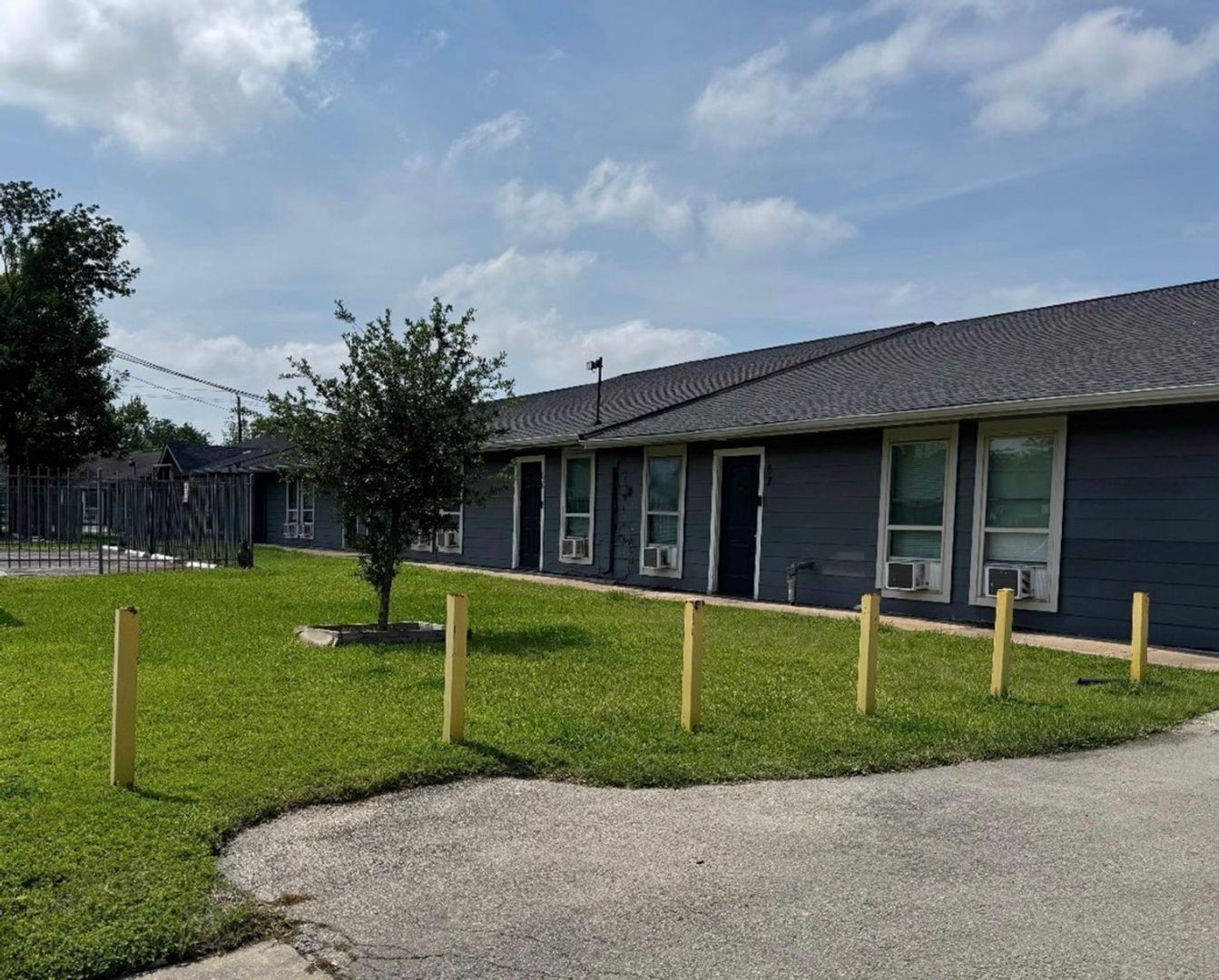 Houston Apartment: 3802 Dabney St