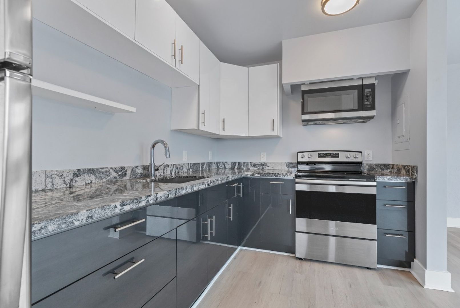 A341 - LAKE STREET BUILDING 8 of 12