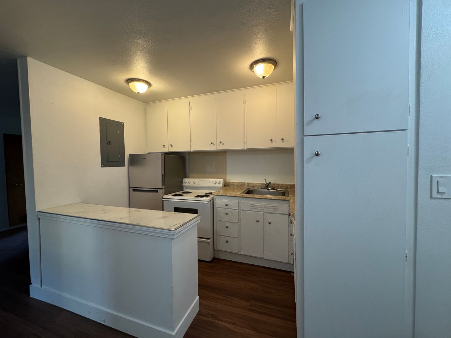 A520 - SEWARD PARK COURT 11 of 12