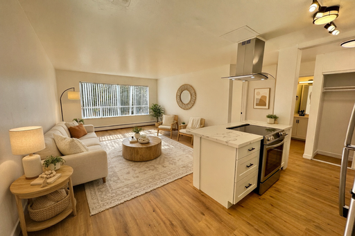 Lorelei Apartments | Spacious 1 Bedroom Near Light Rail & Broadway – photo 1