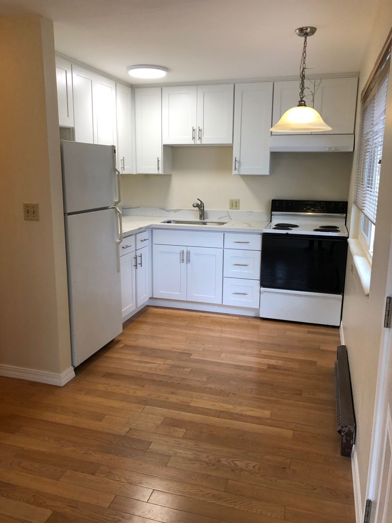 SEATTLE Apartment: 4318 WINSLOW PLACE NORTH